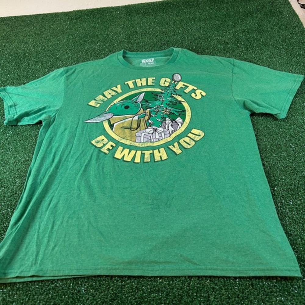 Star Wars The‎ Mandalorian Baby Yoda Christmas Graphic Shirt Adult Extra Large